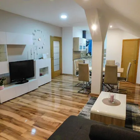 Apartman Lara Apartment Otocac Exterior photo